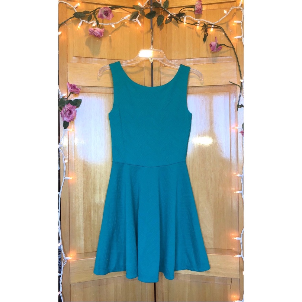 green dress